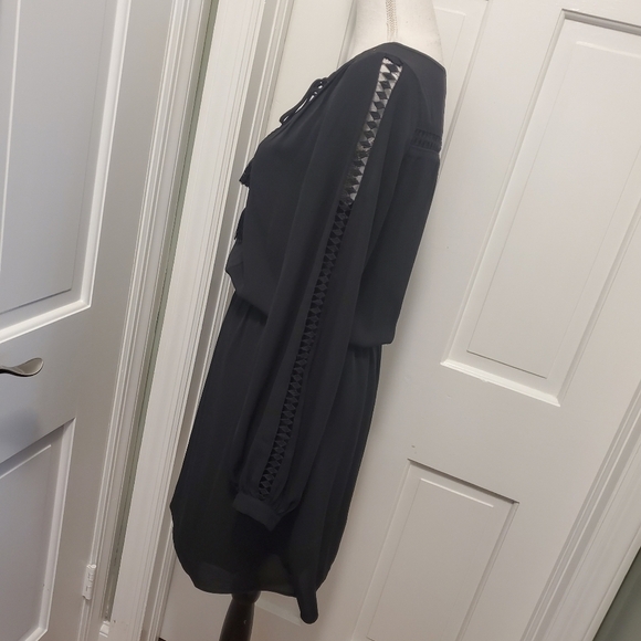 EC White House Black Market Black blouson Dress Size 2, Cutouts - Picture 6 of 11